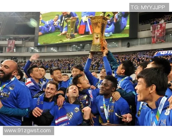 杭州足球队逆袭之路精英赛特别报道展现团队拼搏精神与辉煌成就